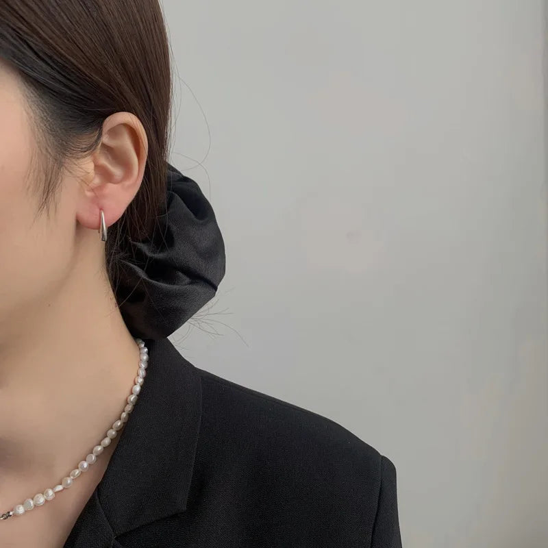 Water Drop Shape Earrings for Women Simple Temperament Ins Retro Jewelry Party Birthday Gifts.Exquisite water drop stud earrings